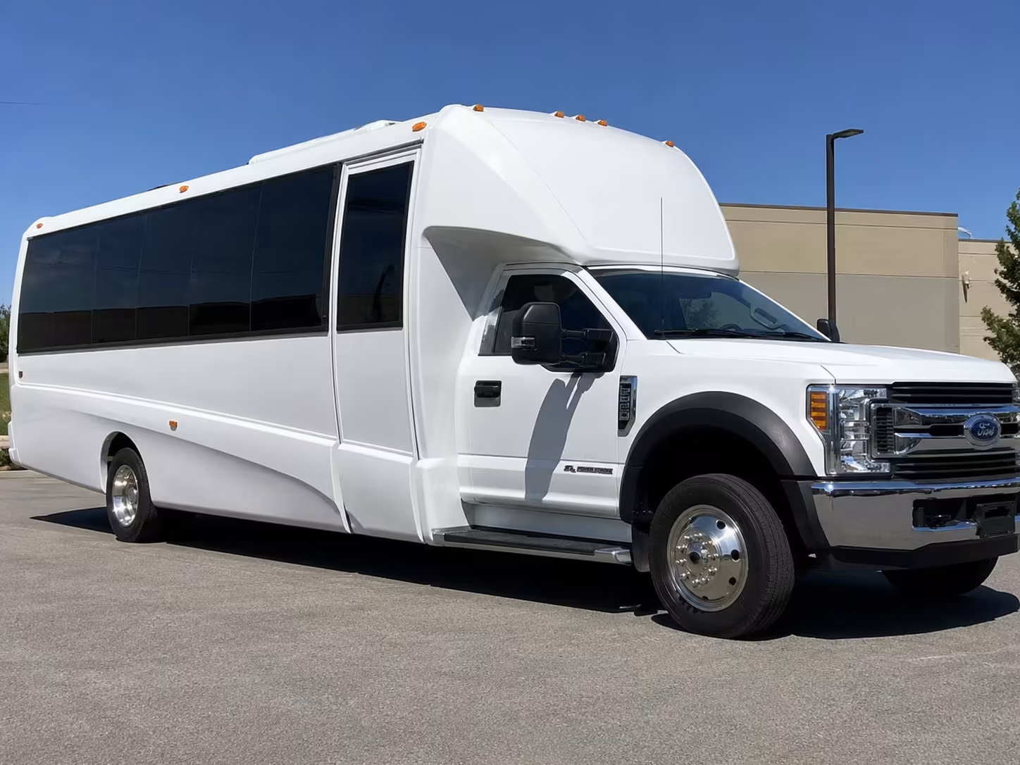 tacoma minibus rentals for sea tac airport transfers